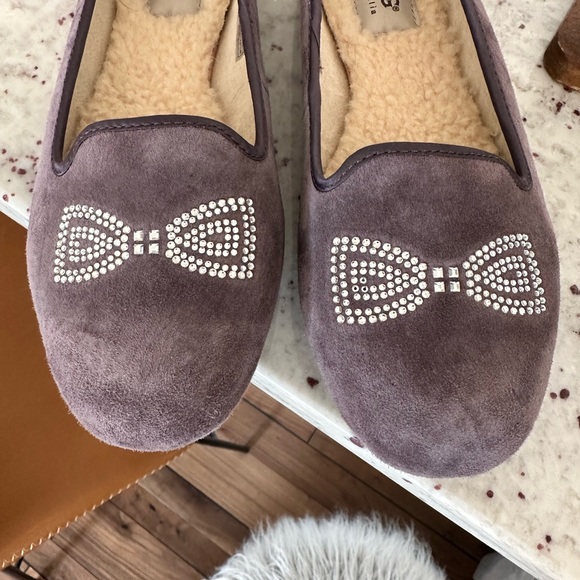 UGG Alloway Purple Rhinestone Bow Sherlong Lined Loafers sz: 7.5 - Picture 2 of 9